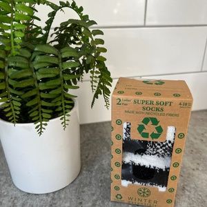 Winter Essentials Black & White Super Soft Socks 2 pair Size 4-10 Plaid Stripes